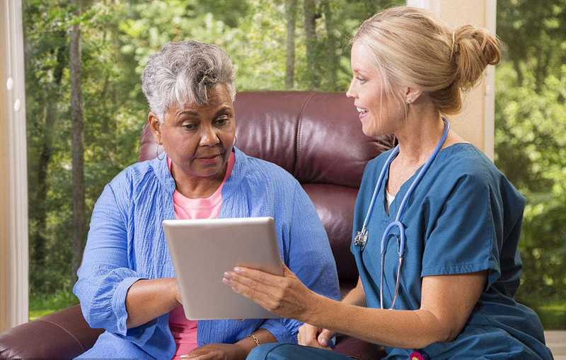 养老如何更“普惠”更“智慧”？昆明两会代表开出“药方”