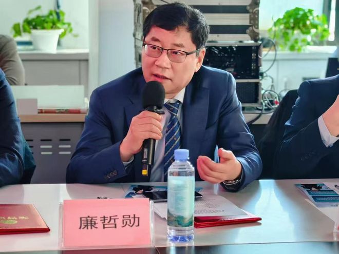 “医媒联动”让优质科普触达大众半岛传媒2025年度科普专家颁奖仪式暨2026年医学专家资源库扩容仪式成功举办(图7)